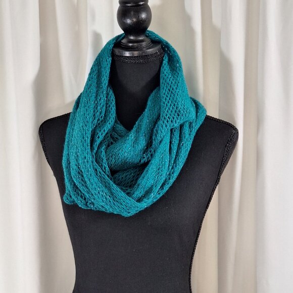 Steve Madden Teal Metallic Knit Infinity Circle Scarf Open Knit Fishnet NWT - Picture 1 of 8